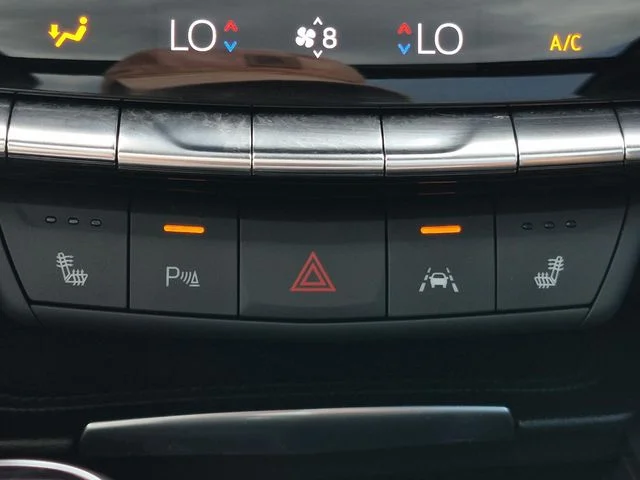 Used 2025 Crystal White Tricoat Cadillac Sport image 34