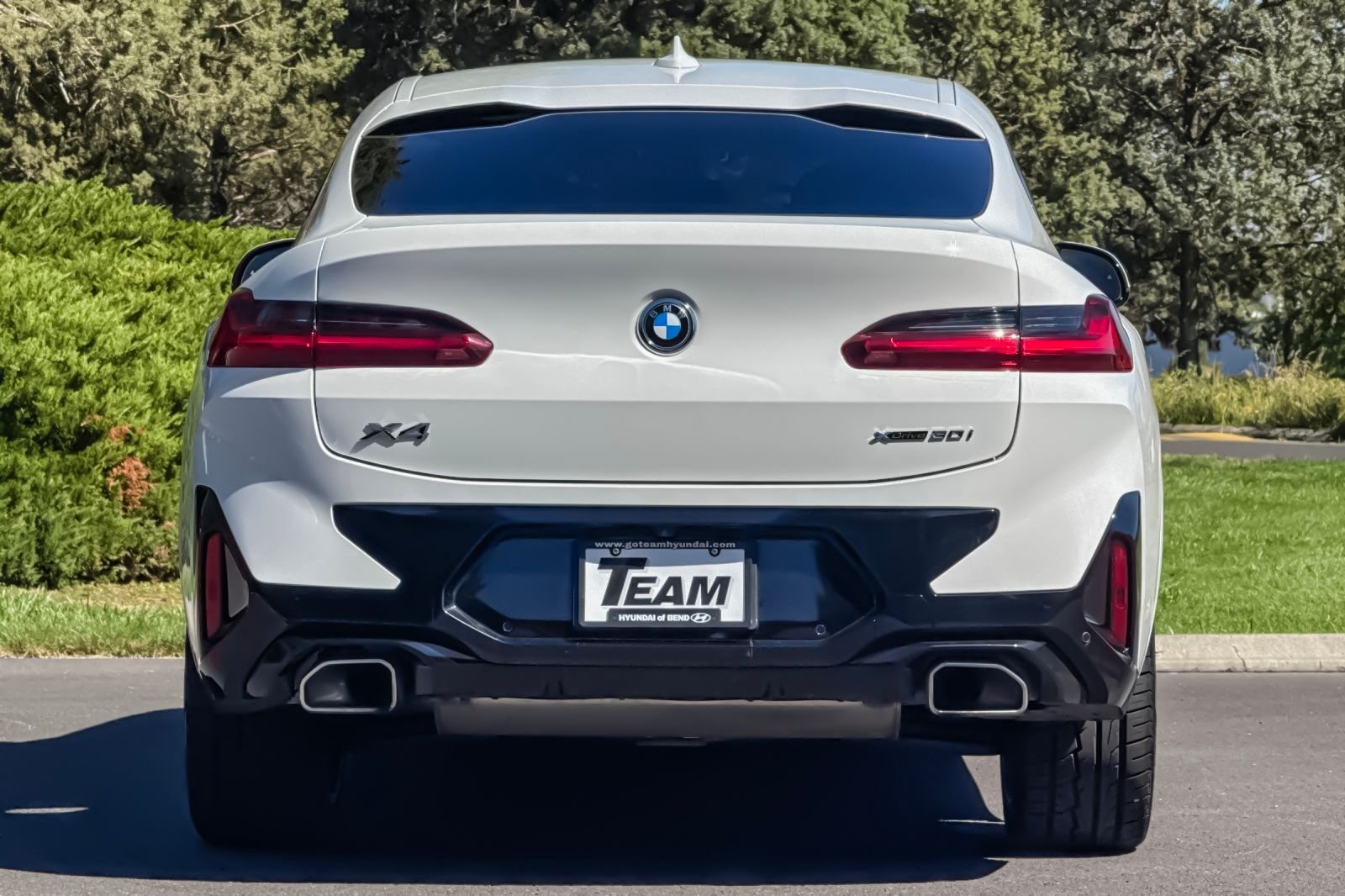 Used 2025 White BMW xDrive30i image 5