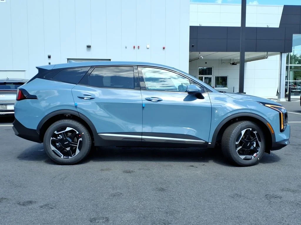 New 2027 Blue Kia S image 3