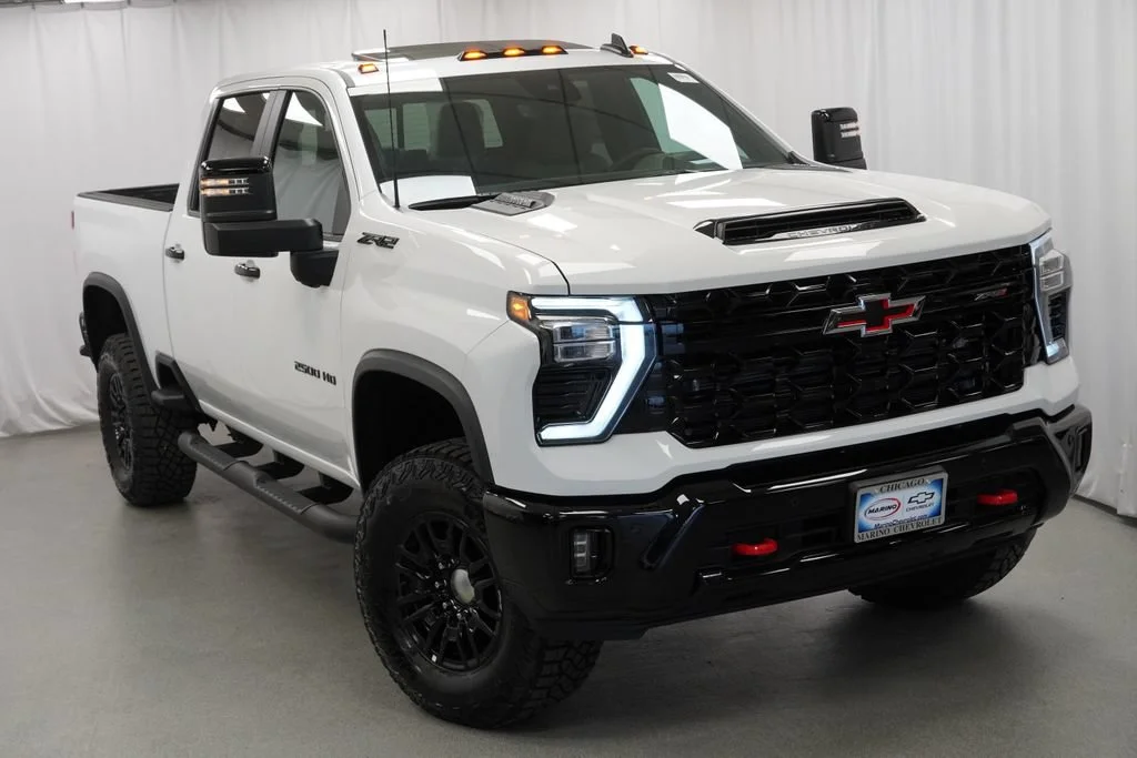 New 2026 Summit White Chevrolet ZR2 image 7