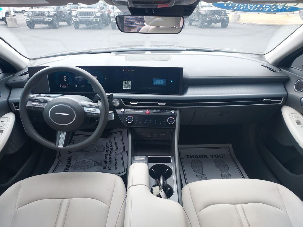 Used 2024 Black Hyundai SEL image 15