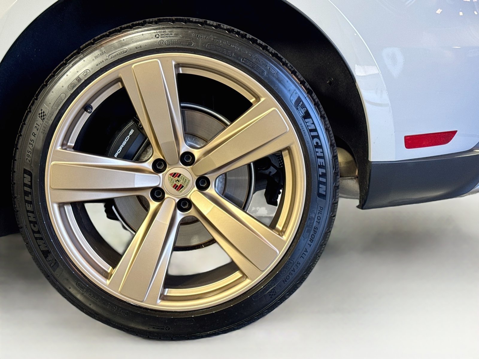 Used 2025 Chalk Porsche T image 24