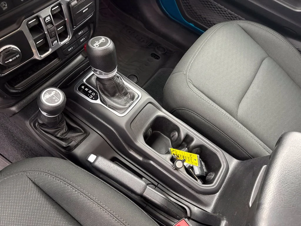 Used 2020 Bikini Pearlcoat Jeep Unlimited Sport image 19