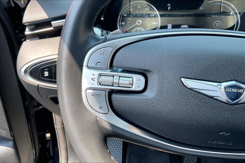 Used 2025 Black Genesis 2.5T image 17