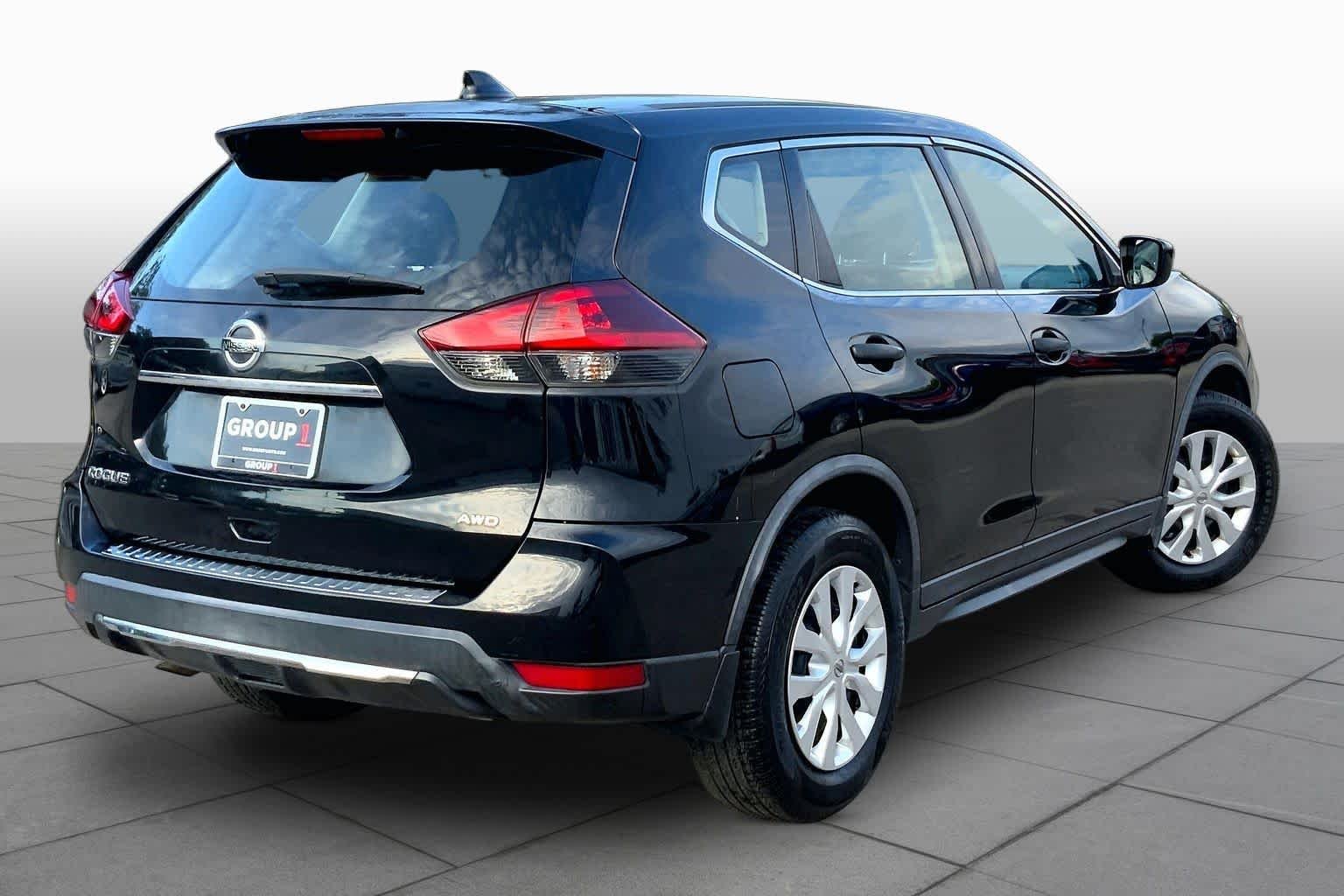 Used 2018 Magnetic Black Nissan S image 13
