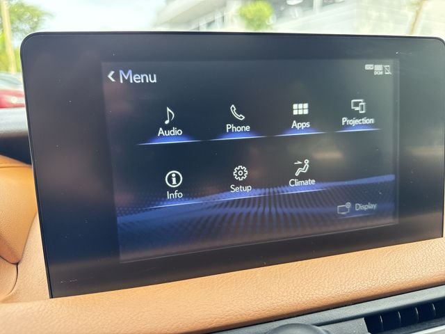 2024 Lexus IS 300 - Photo 18