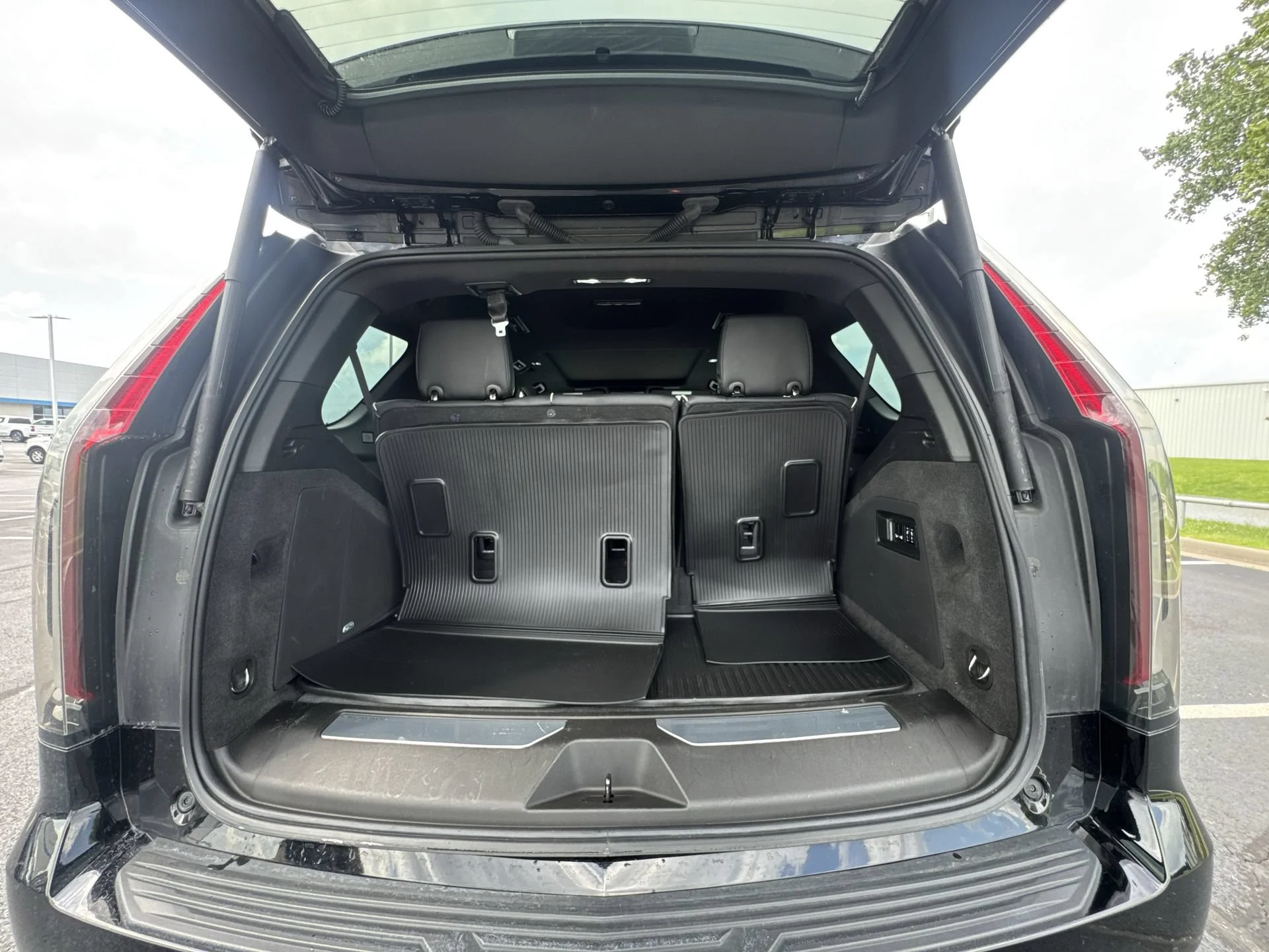 Used 2022 Black Raven Cadillac Sport image 25