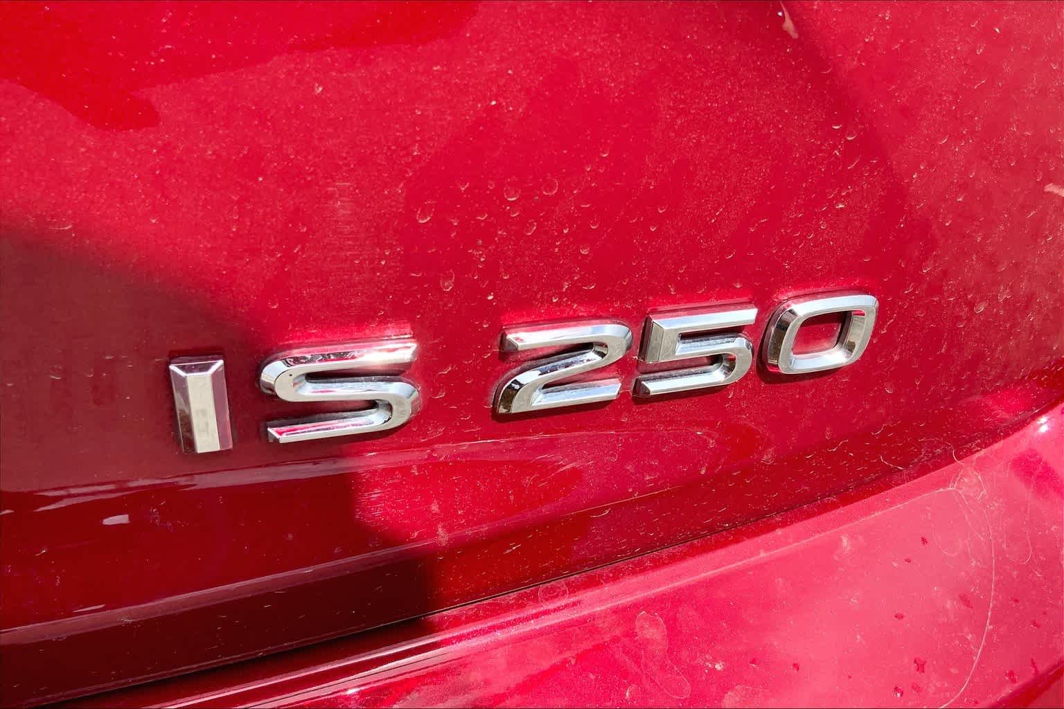 Used 2015 Matador Red Mica Lexus  image 30