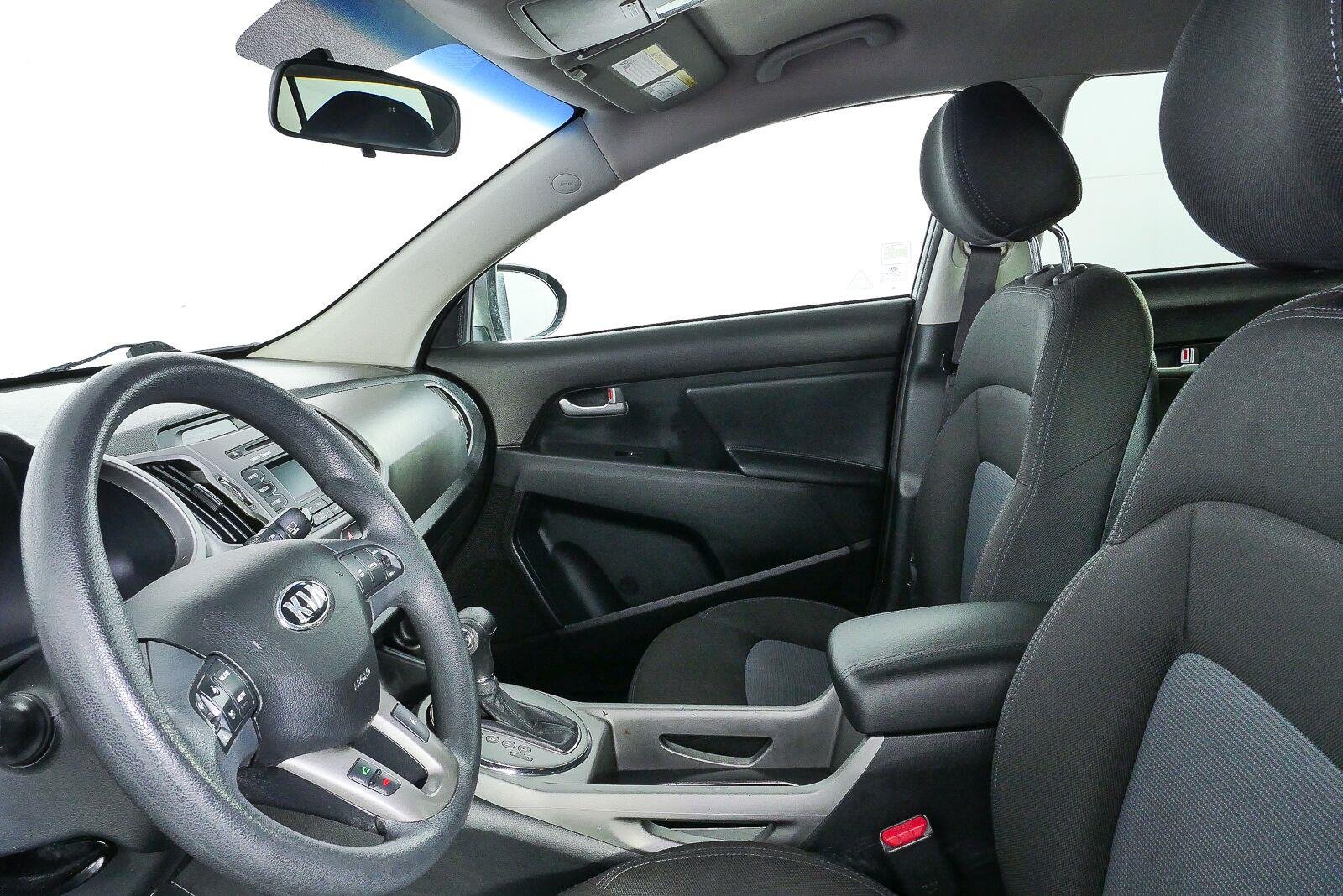 Used 2016 Mineral Silver Kia LX image 13
