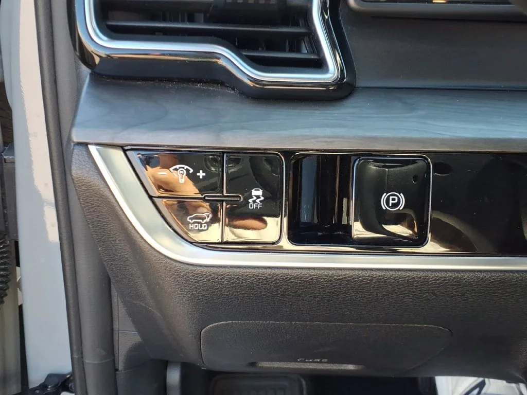 Used 2024 Gray Kia X-Line image 31