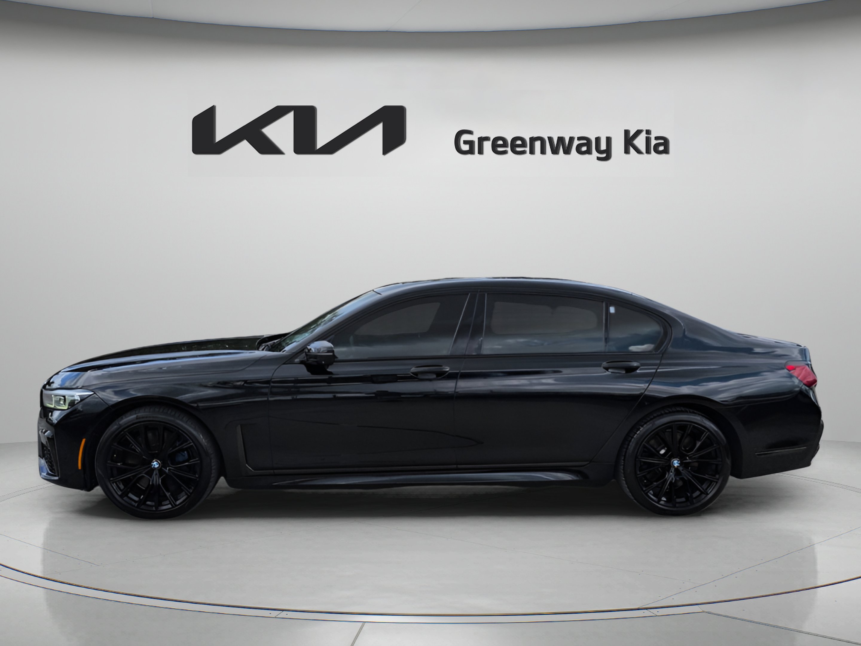 Used 2021 Black Sapphire Metallic BMW 750i xDrive image 5