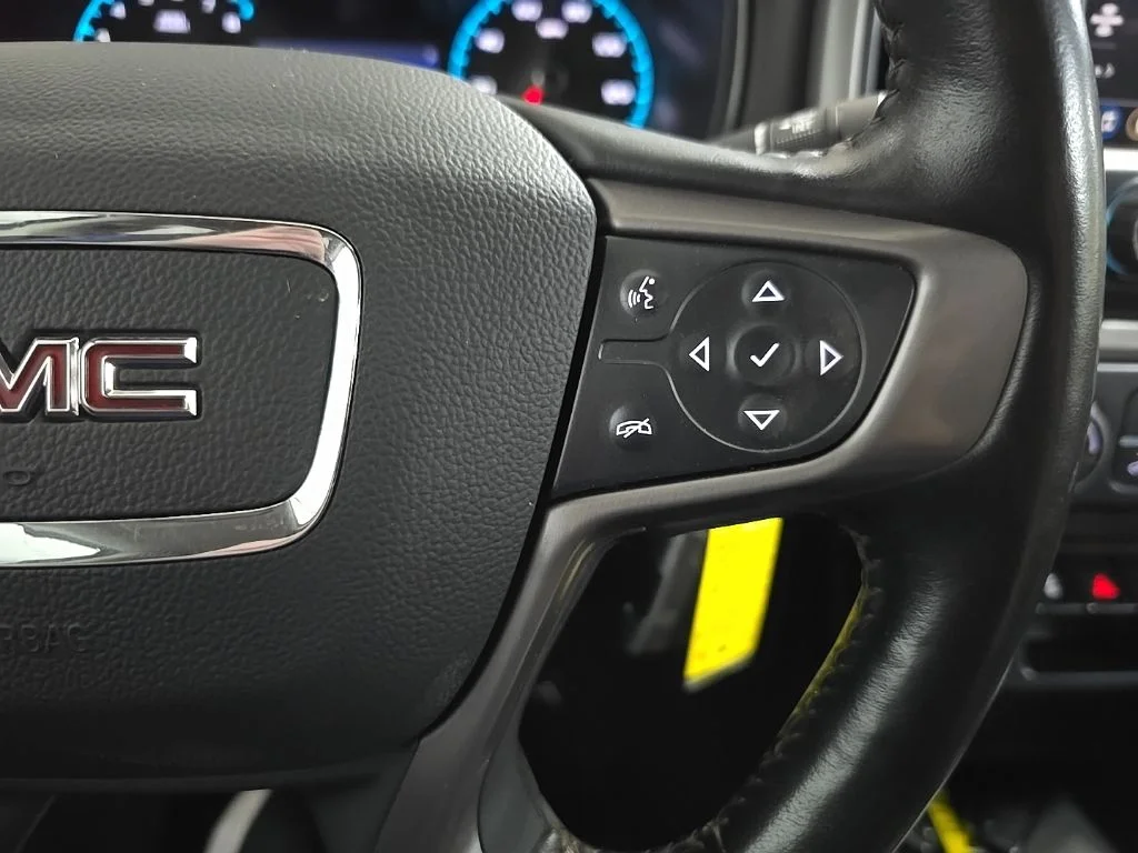 Used 2022 White GMC AT4 w/Leather image 20