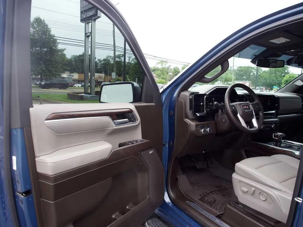 Certified Used 2024 Downpour Metallic GMC SLT image 14