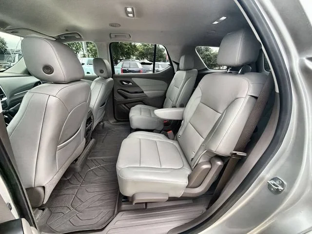 Used 2020 SILVER ICE METALLIC Chevrolet Premier image 24