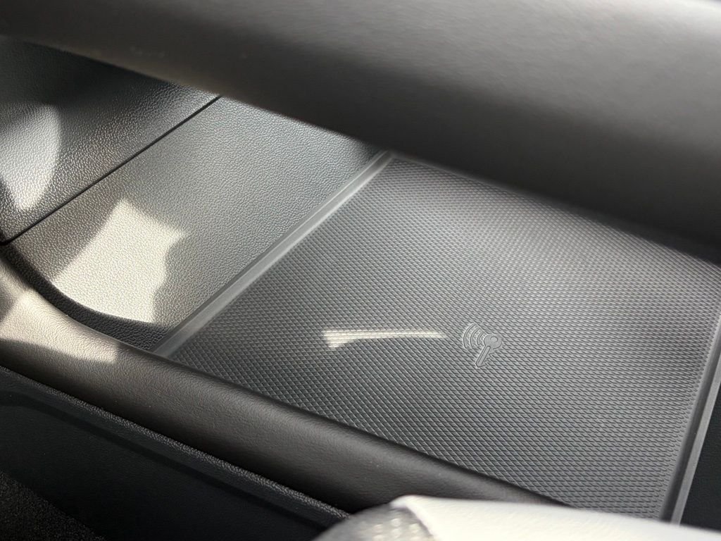 New 2026 Opal White Pearl Volkswagen 2.0T Peak Edition image 35
