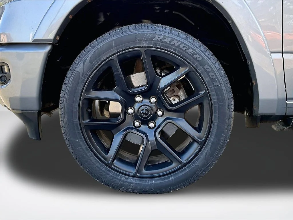 Used 2022 Silver Ram Laramie image 10