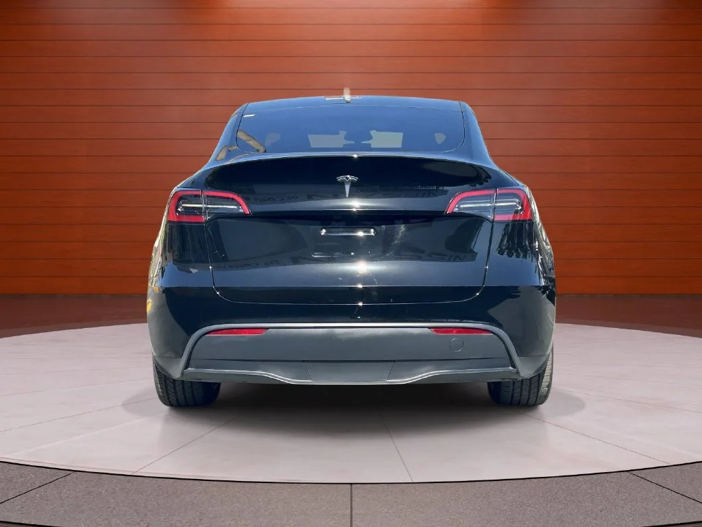 Used 2023 Solid Black Tesla Standard Range image 3
