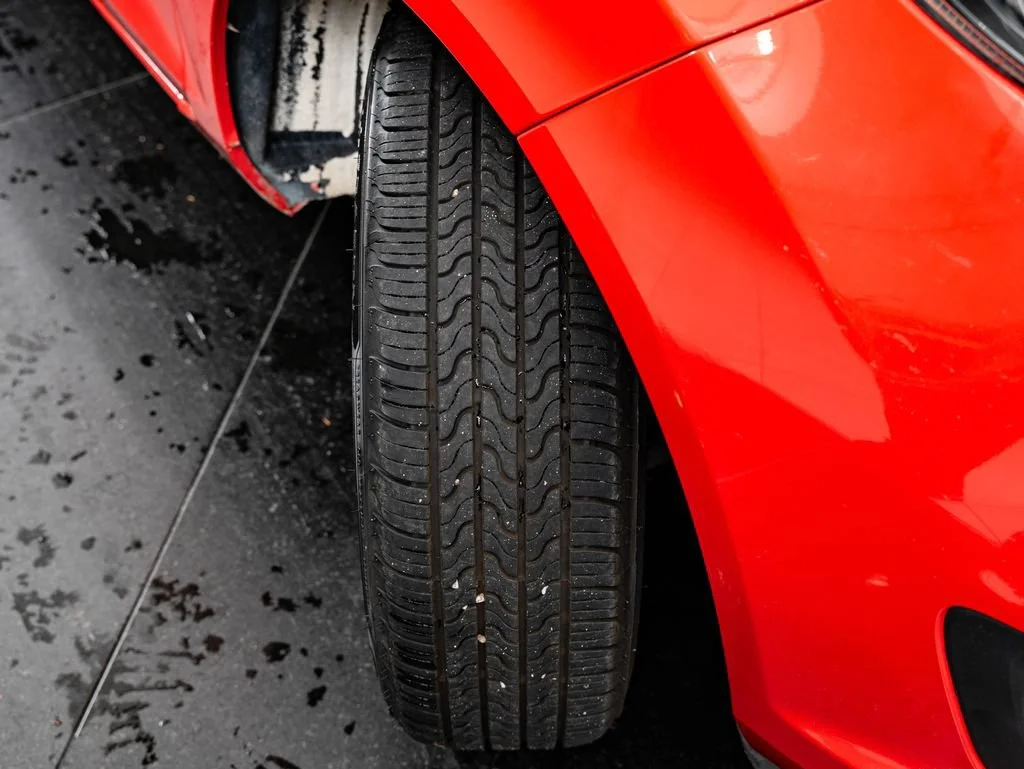 Used 2015 Race Red Ford SE image 46