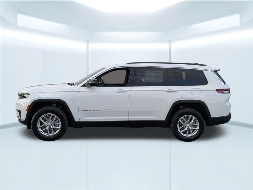 New 2025 White Jeep Laredo image 2