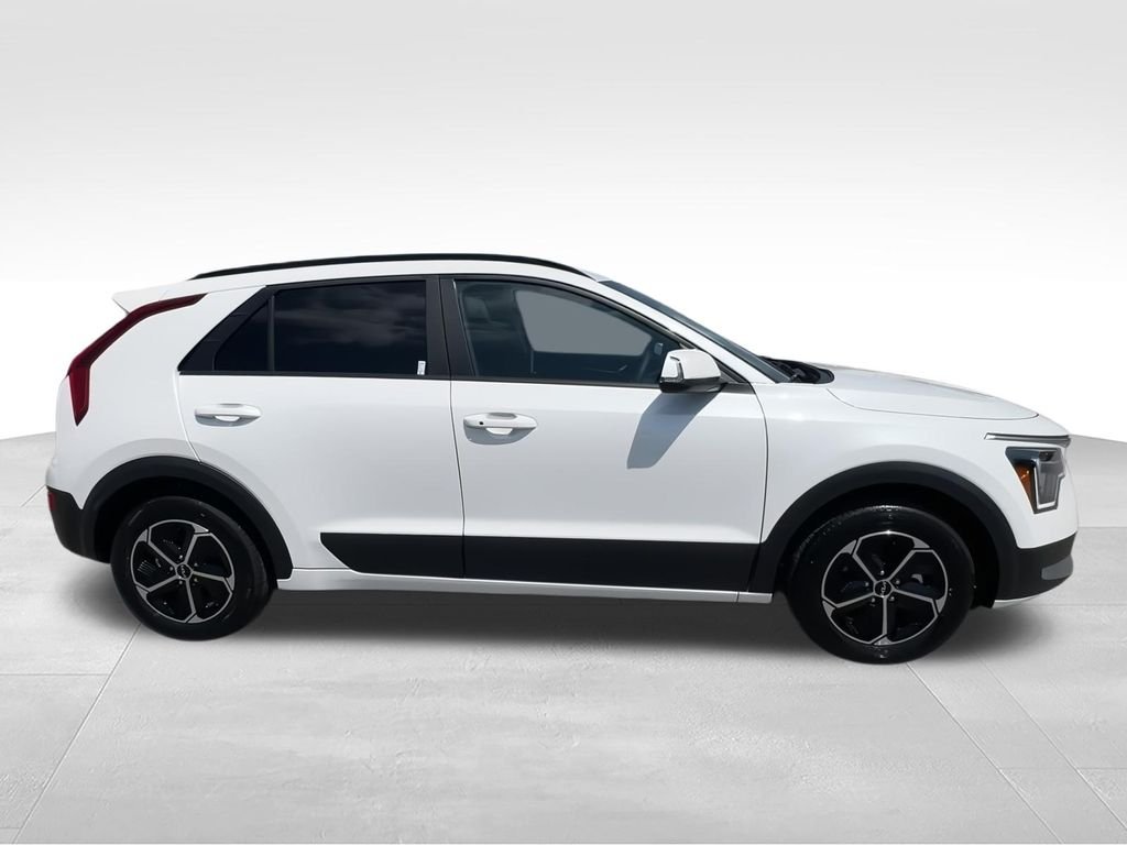 New 2026 White Kia EX image 9
