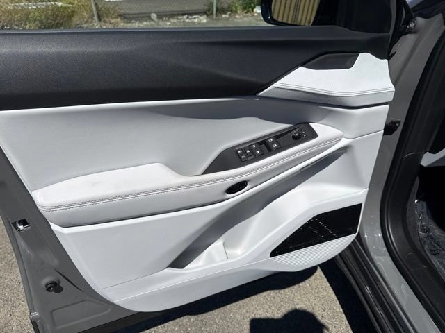 New 2026 Sting-Gray Clear-Coat Exterior Paint Jeep Limited image 17
