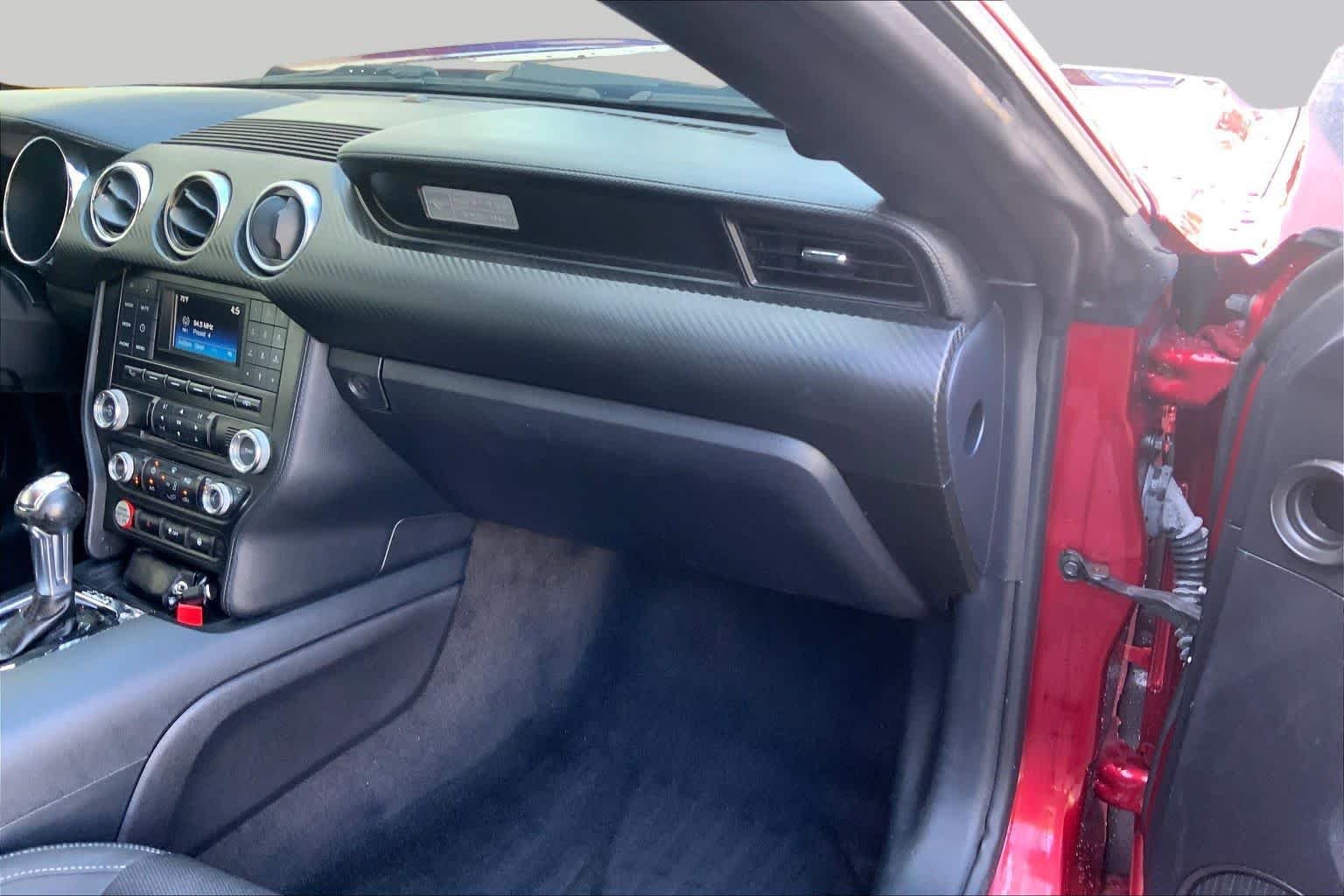 Used 2015 Ruby Red Metallic Tinted Clearcoat Ford V6 image 14