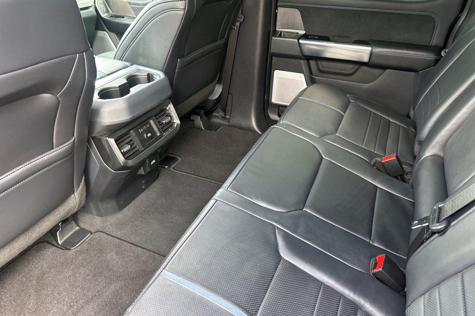 Used 2025  Ford Platinum image 11