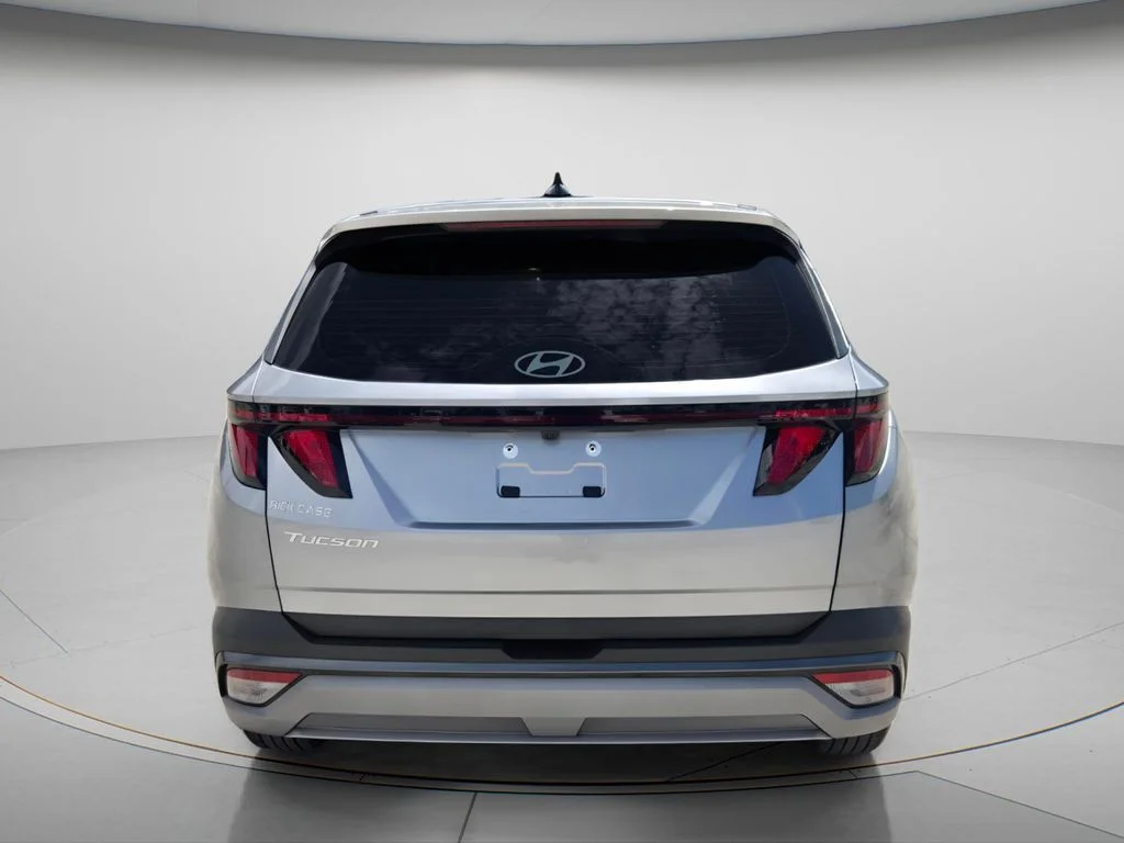 Used 2026 Silver Hyundai SE image 4