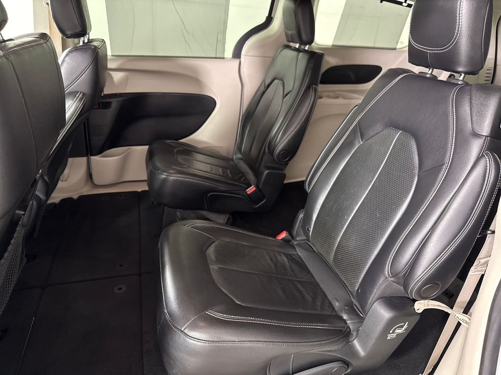 2022 Chrysler Pacifica Touring L - Photo 12