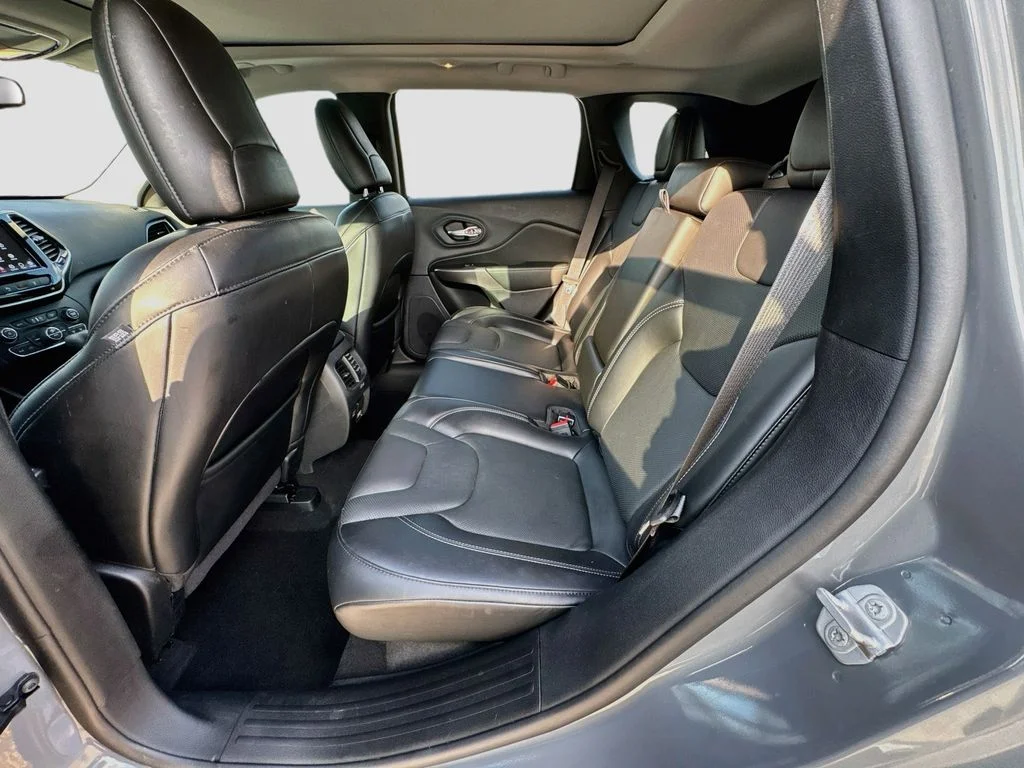Used 2021 Gray Jeep Limited image 29