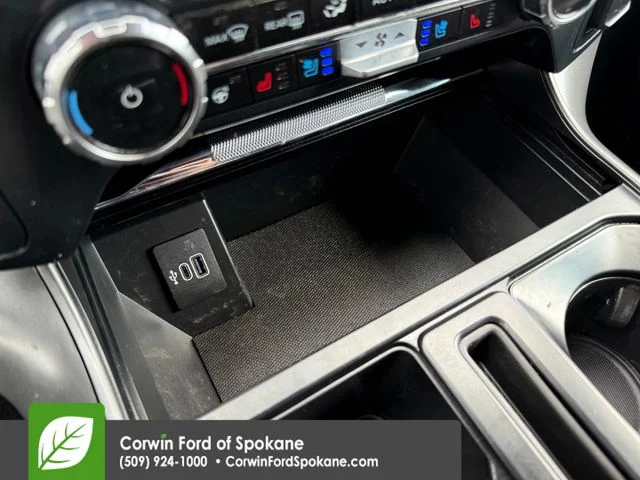 Certified Used 2025 Iconic Silver Metallic Ford Lariat image 36
