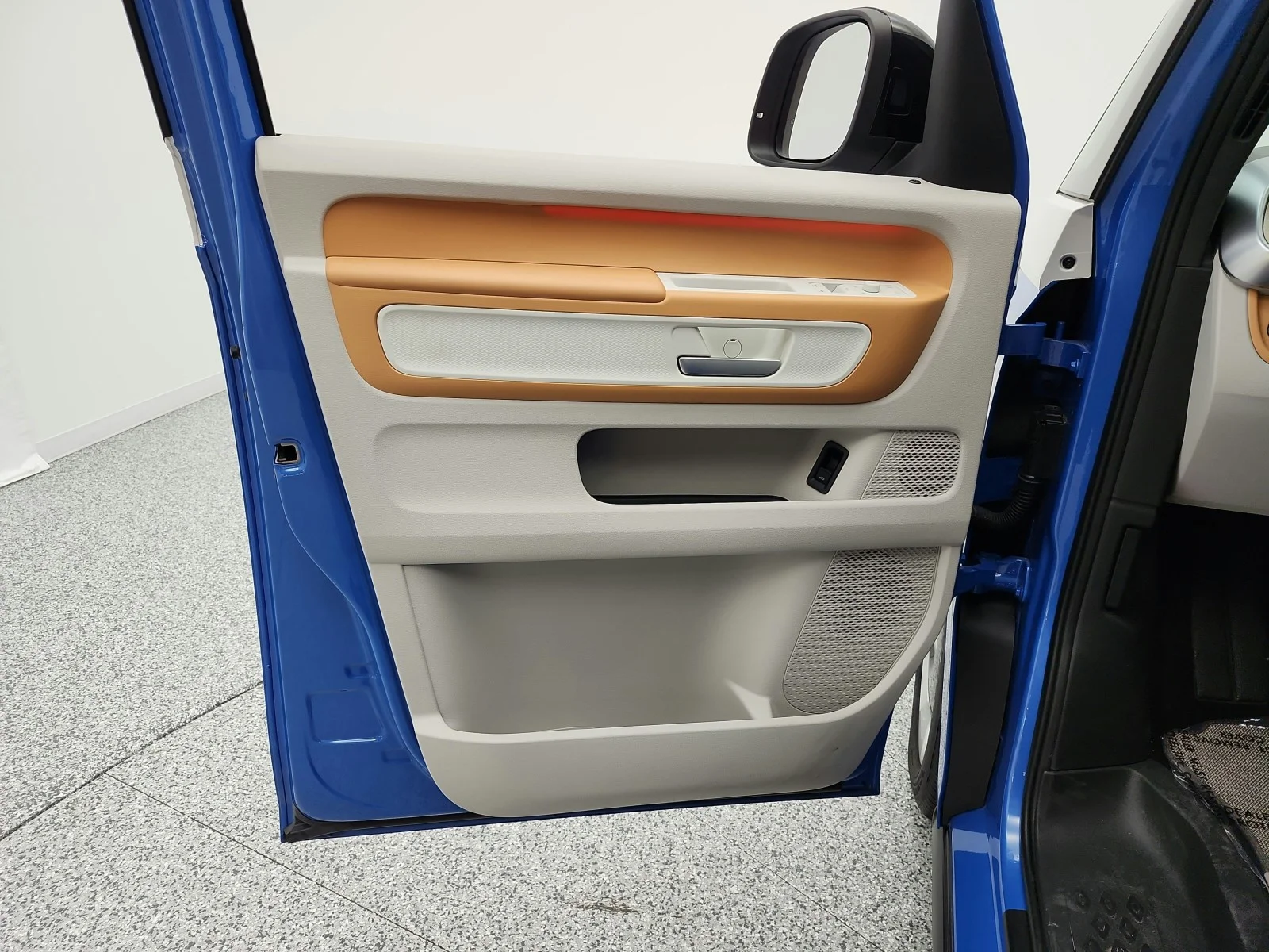 Used 2025 Cabana Blue Volkswagen Pro S Plus 4MOTION w/Two-Tone image 12