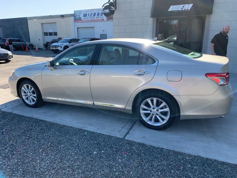 Used 2011 Gold Lexus ES 350 Sedan 4D image 9