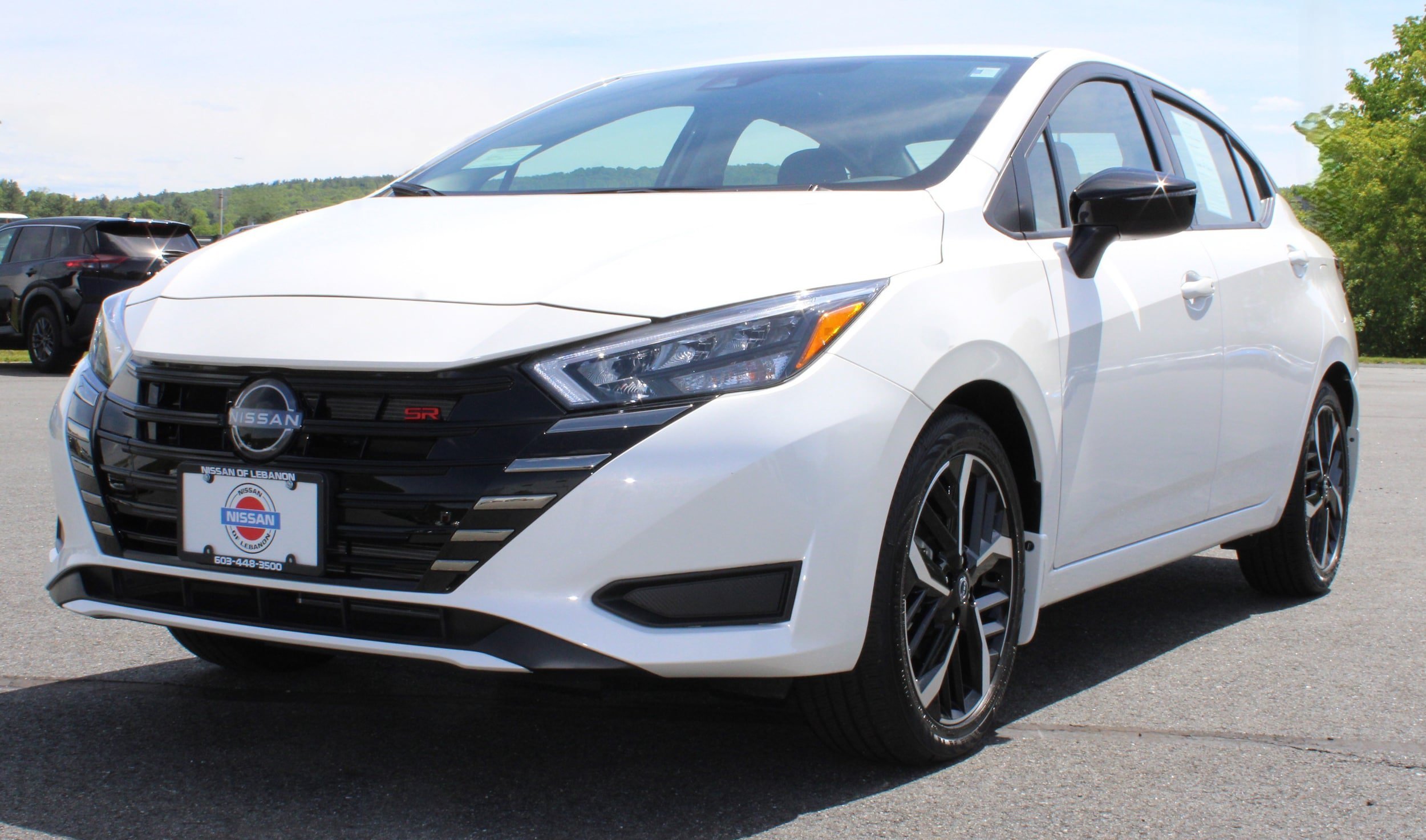 Used 2025 Aspen White Tricoat Nissan SR image 1