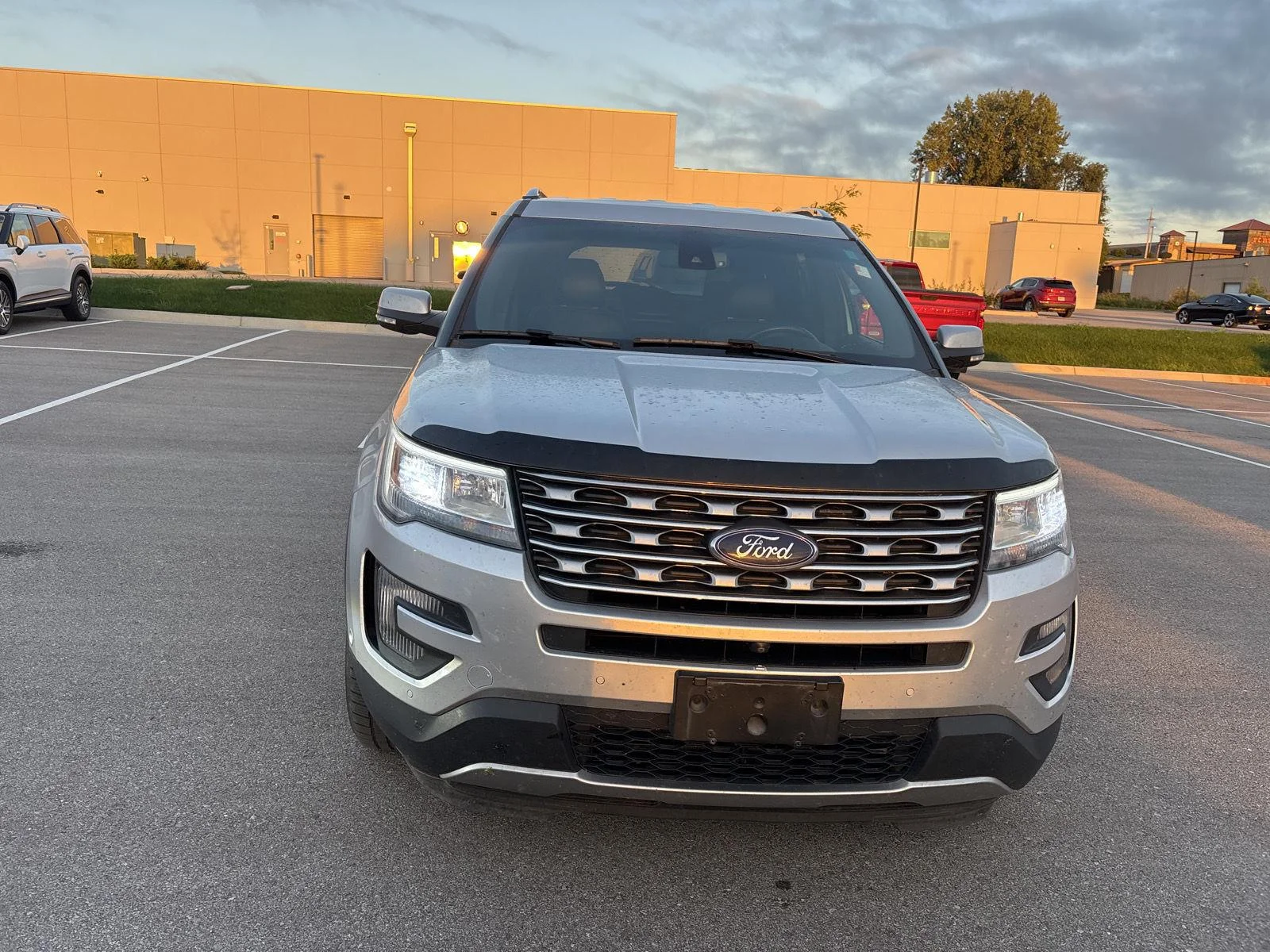 Used 2016 Ingot Silver Metallic Ford Limited image 6