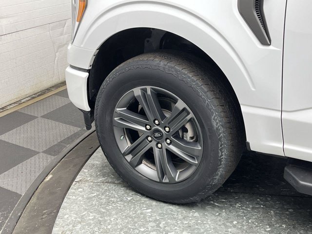 Used 2023 Oxford White Ford XLT image 11