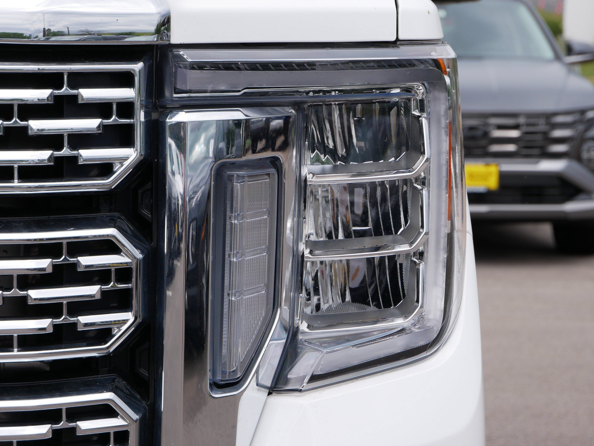 Used 2020 Summit White GMC Denali image 16