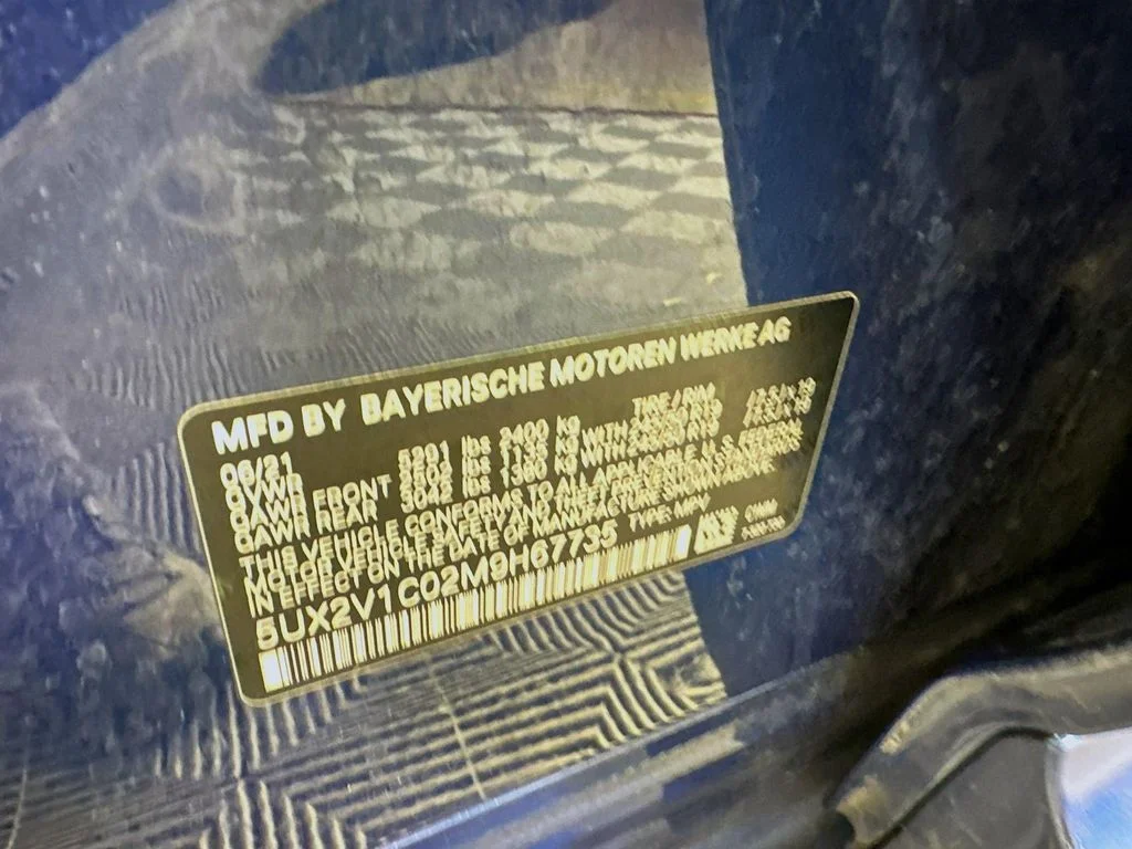 Used 2021 Blue Metallic BMW xDrive30i image 32