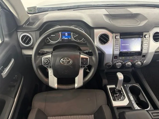 Used 2015 Silver Toyota SR5 image 30