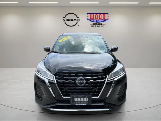 Certified Used 2025 Super Black Nissan S image 6