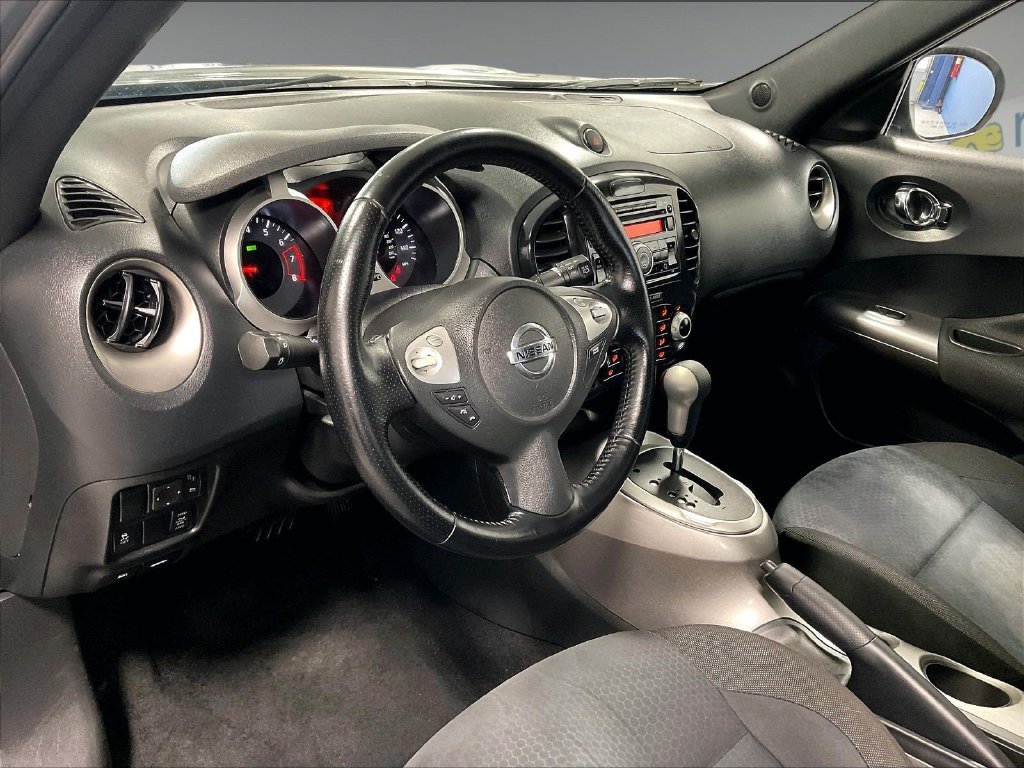 Used 2013 Gray Nissan SV image 8