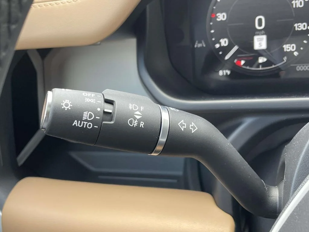 New 2026 Woolstone Green Land Rover X-Dynamic SE image 40