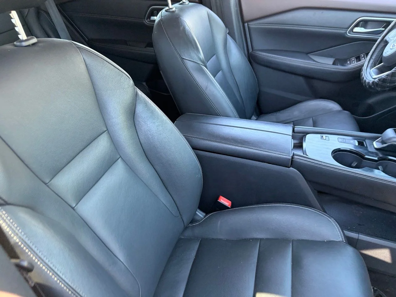 Used 2021 Super Black Nissan SL image 10