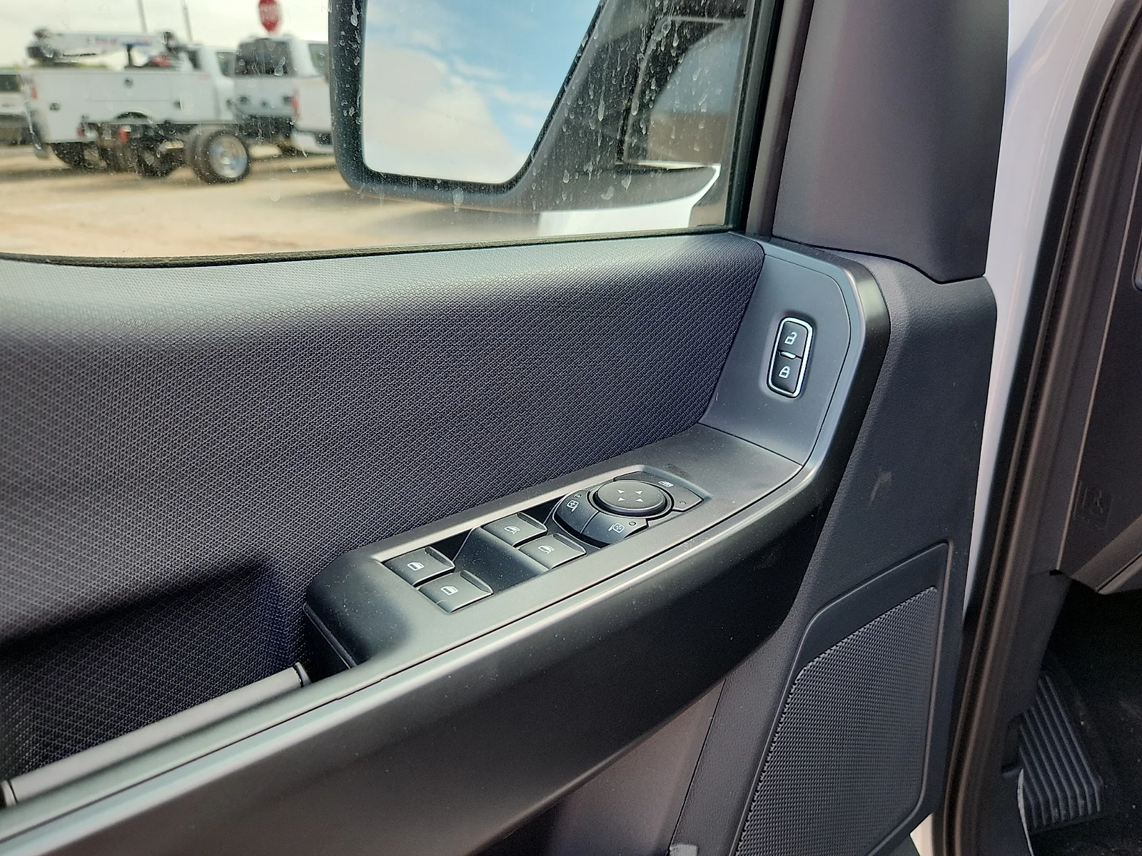 New 2026 Oxford White Ford STX image 15
