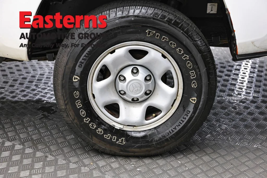 Used 2018 White Toyota SR image 8