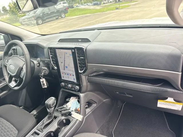New 2026 Oxford White Ford XLT image 15