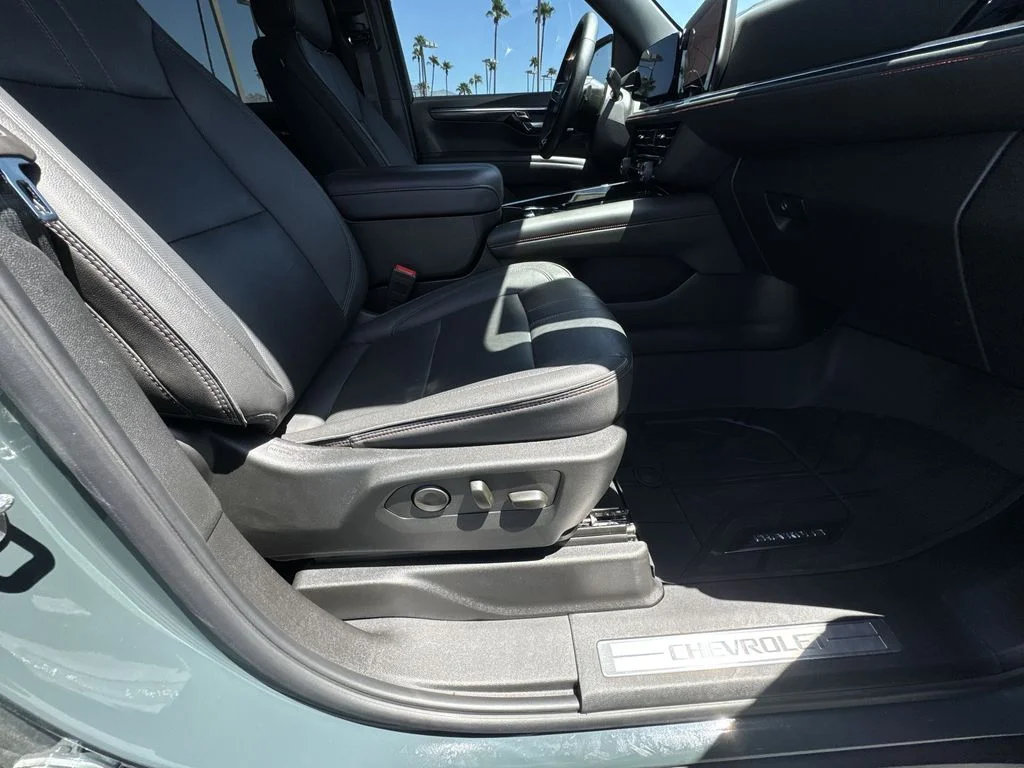 Used 2025 Gray Chevrolet RST image 29