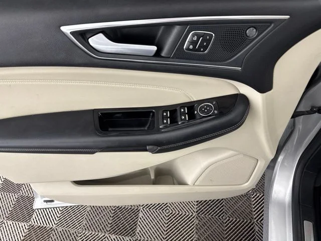 Used 2019 Silver Ford Titanium image 20
