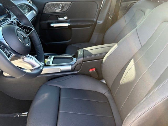 New 2026 Polar White Mercedes-Benz GLB 250 image 11