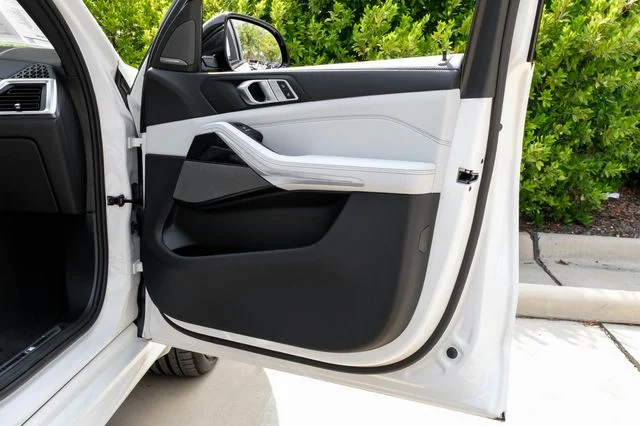 Used 2026 Alpine White BMW xDrive40i image 51